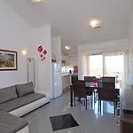 Marko-5 By Interhome شقة بيبينيا